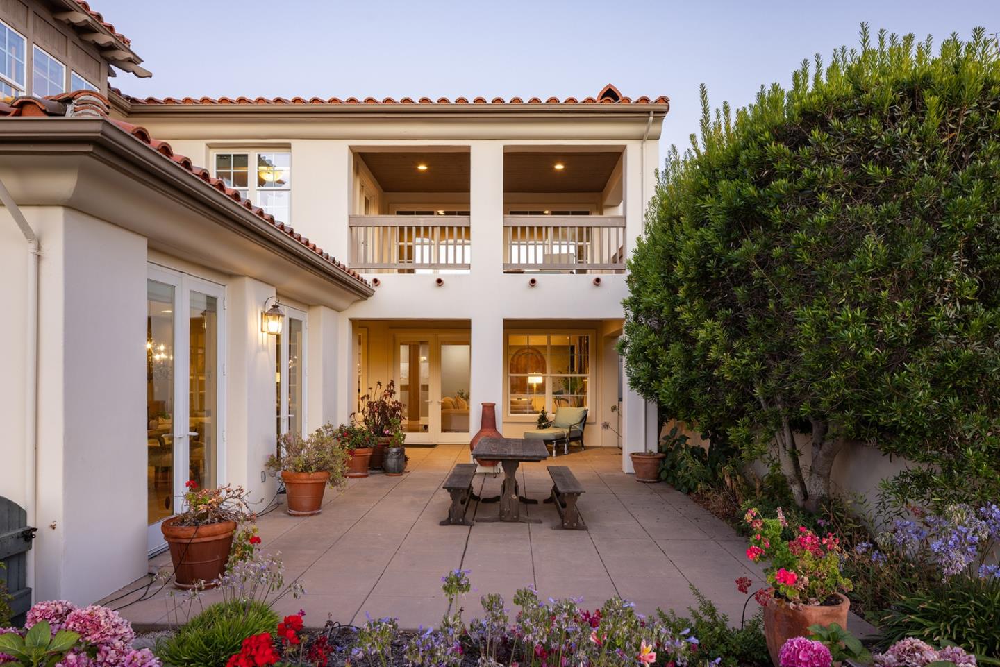 Detail Gallery Image 2 of 50 For 106 Las Brisas Dr, Monterey,  CA 93940 - 3 Beds | 3/1 Baths