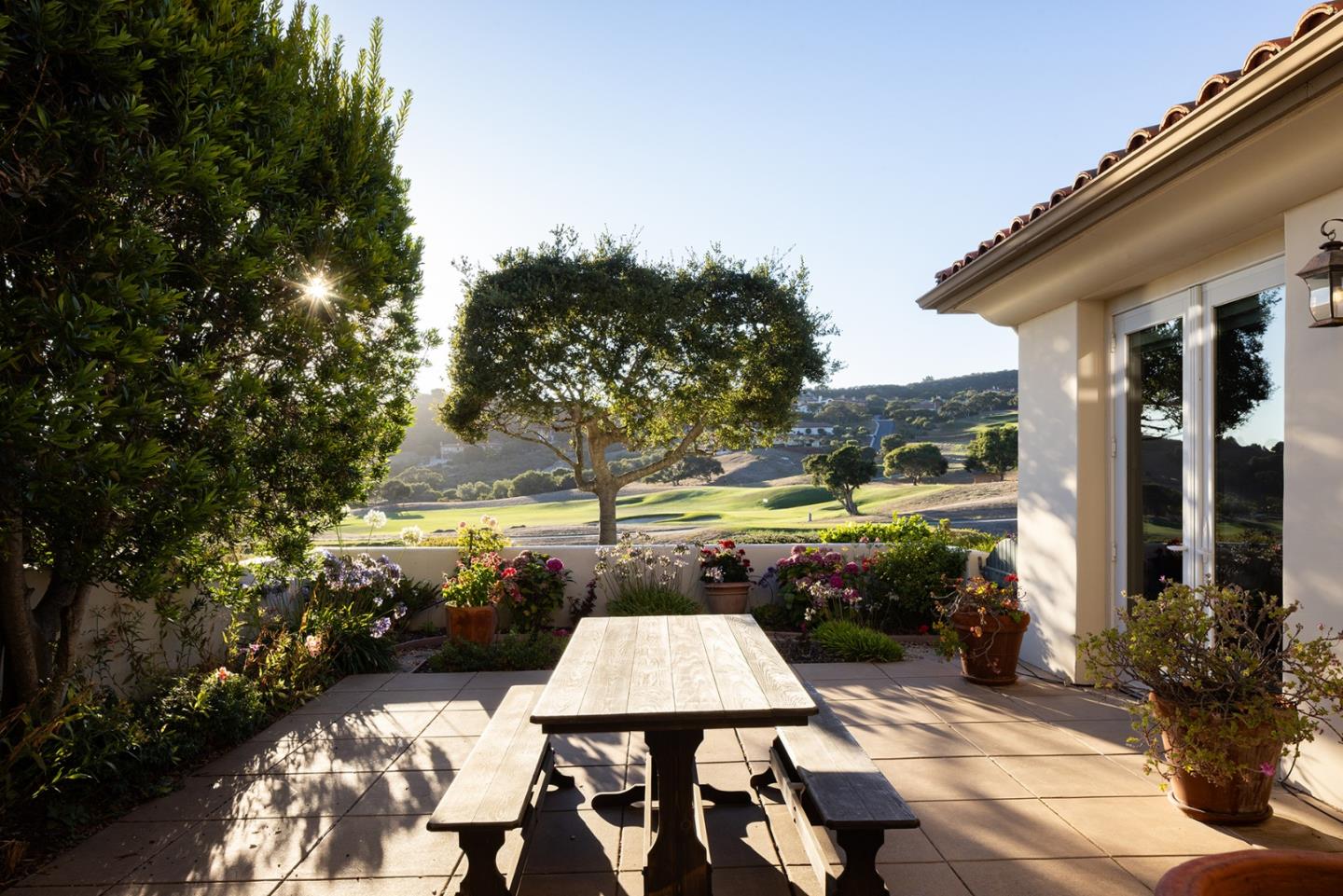 Detail Gallery Image 4 of 50 For 106 Las Brisas Dr, Monterey,  CA 93940 - 3 Beds | 3/1 Baths