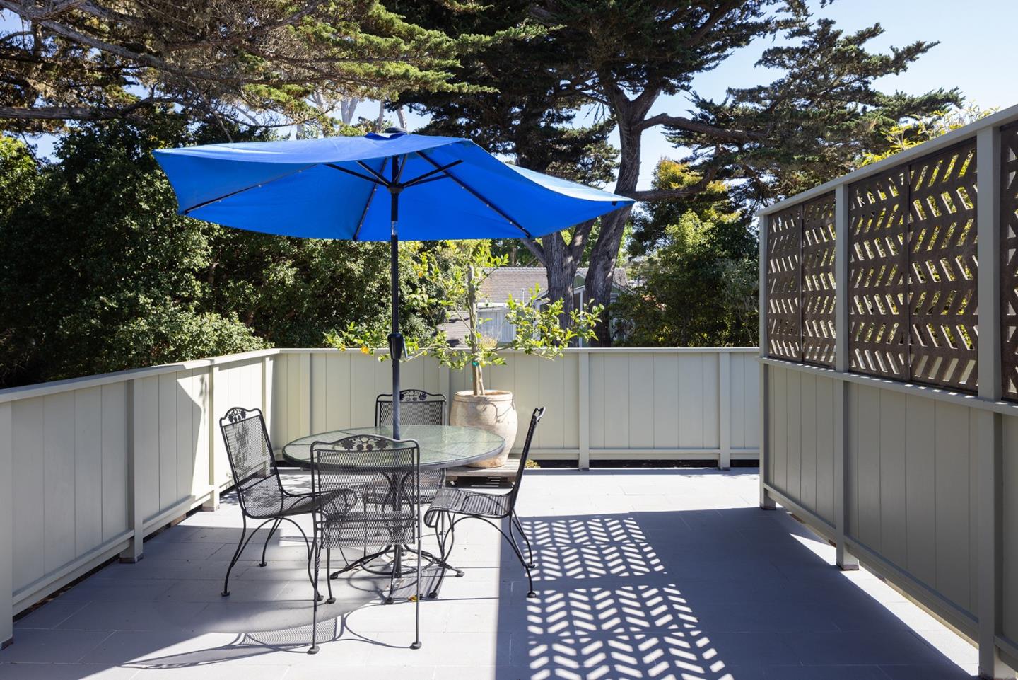 Detail Gallery Image 17 of 45 For 735 Bayview Ave, Pacific Grove,  CA 93950 - 3 Beds | 2/1 Baths