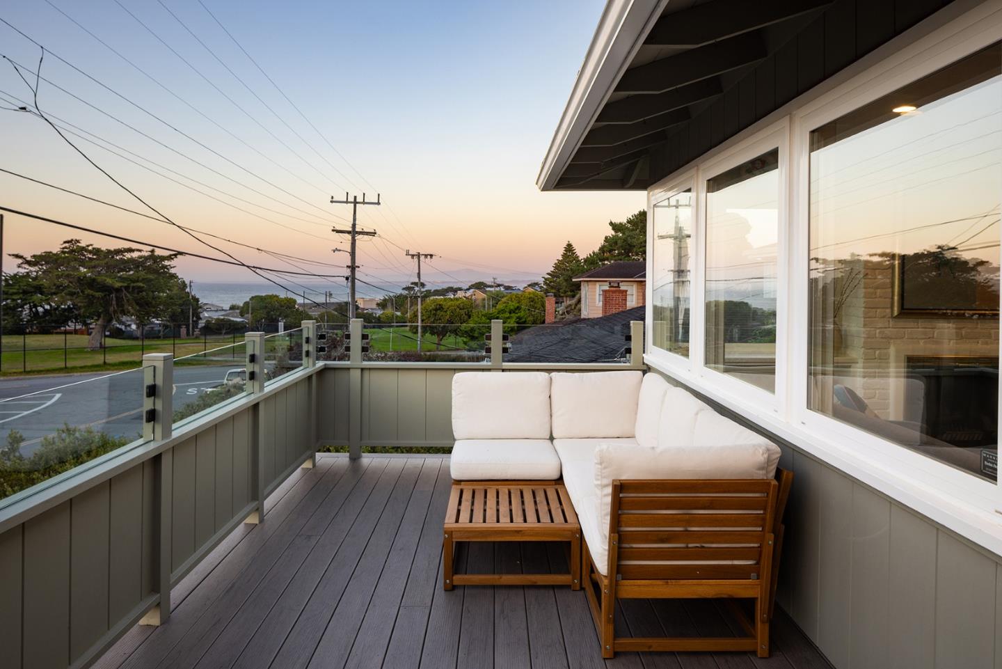 Detail Gallery Image 2 of 45 For 735 Bayview Ave, Pacific Grove,  CA 93950 - 3 Beds | 2/1 Baths
