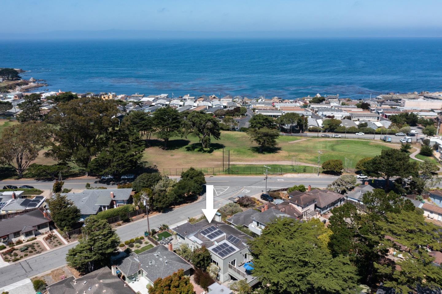 Detail Gallery Image 5 of 45 For 735 Bayview Ave, Pacific Grove,  CA 93950 - 3 Beds | 2/1 Baths
