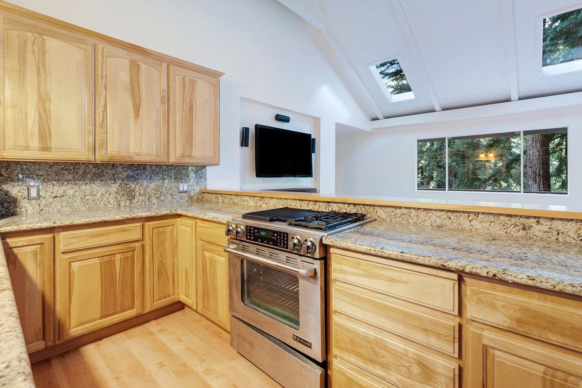 Detail Gallery Image 5 of 15 For 804 Quigg Way, Boulder Creek,  CA 95006 - 2 Beds | 1 Baths