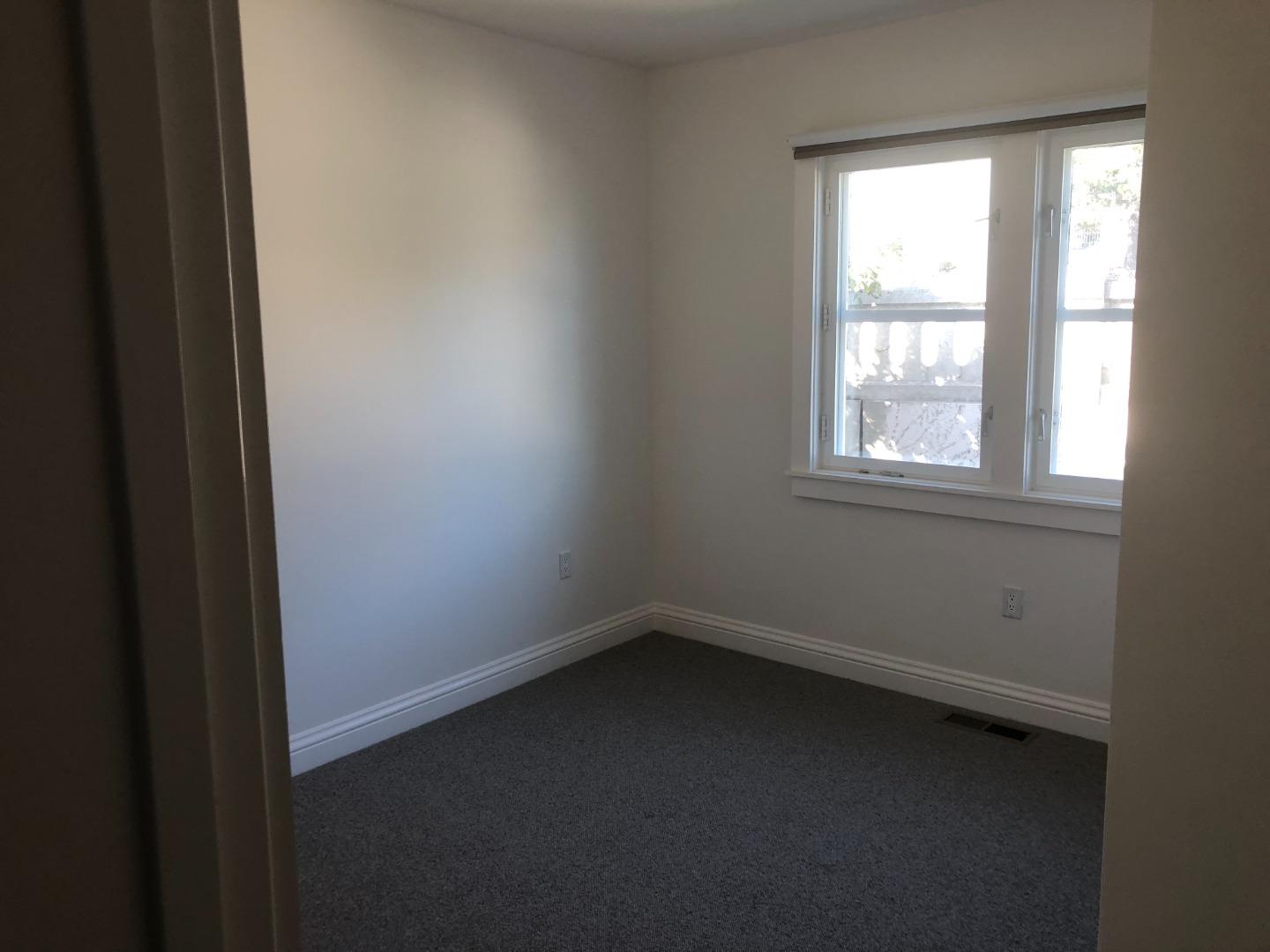 Detail Gallery Image 13 of 15 For 418 Bosworth St a,  San Francisco,  CA 94112 - 3 Beds | 2/1 Baths