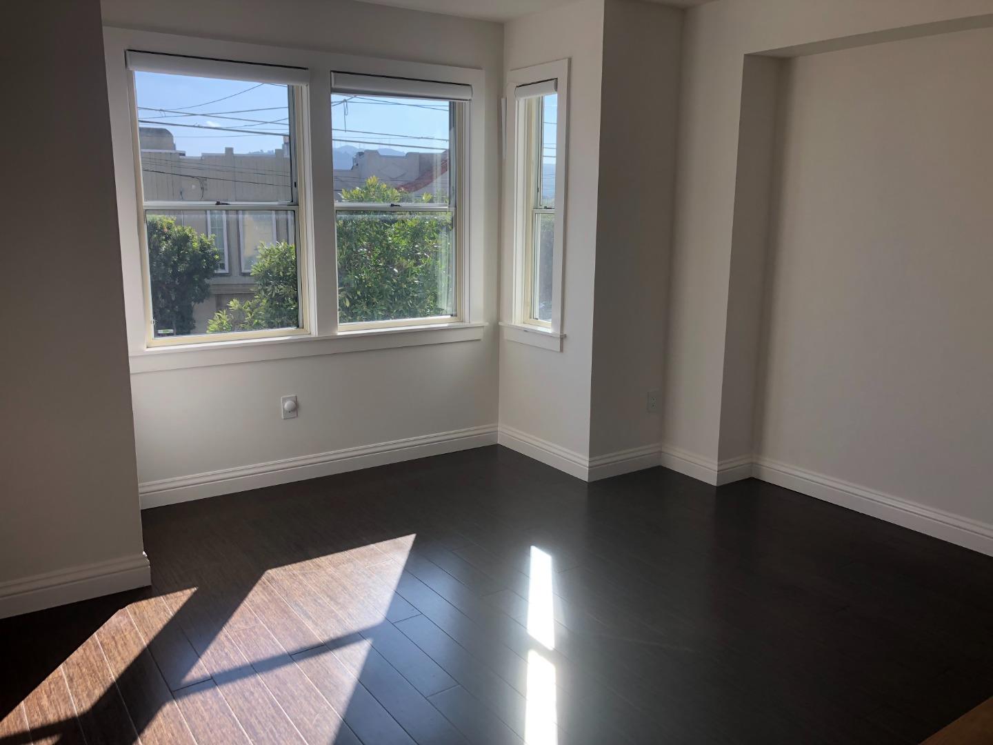 Detail Gallery Image 2 of 15 For 418 Bosworth St a,  San Francisco,  CA 94112 - 3 Beds | 2/1 Baths