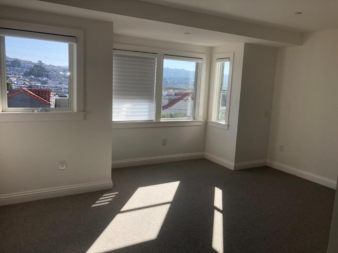 Detail Gallery Image 9 of 15 For 418 Bosworth St a,  San Francisco,  CA 94112 - 3 Beds | 2/1 Baths