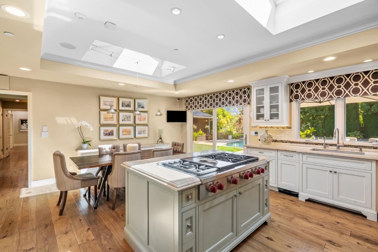 Detail Gallery Image 11 of 48 For 106 Longmeadow Dr, Los Gatos,  CA 95032 - 5 Beds | 5/1 Baths