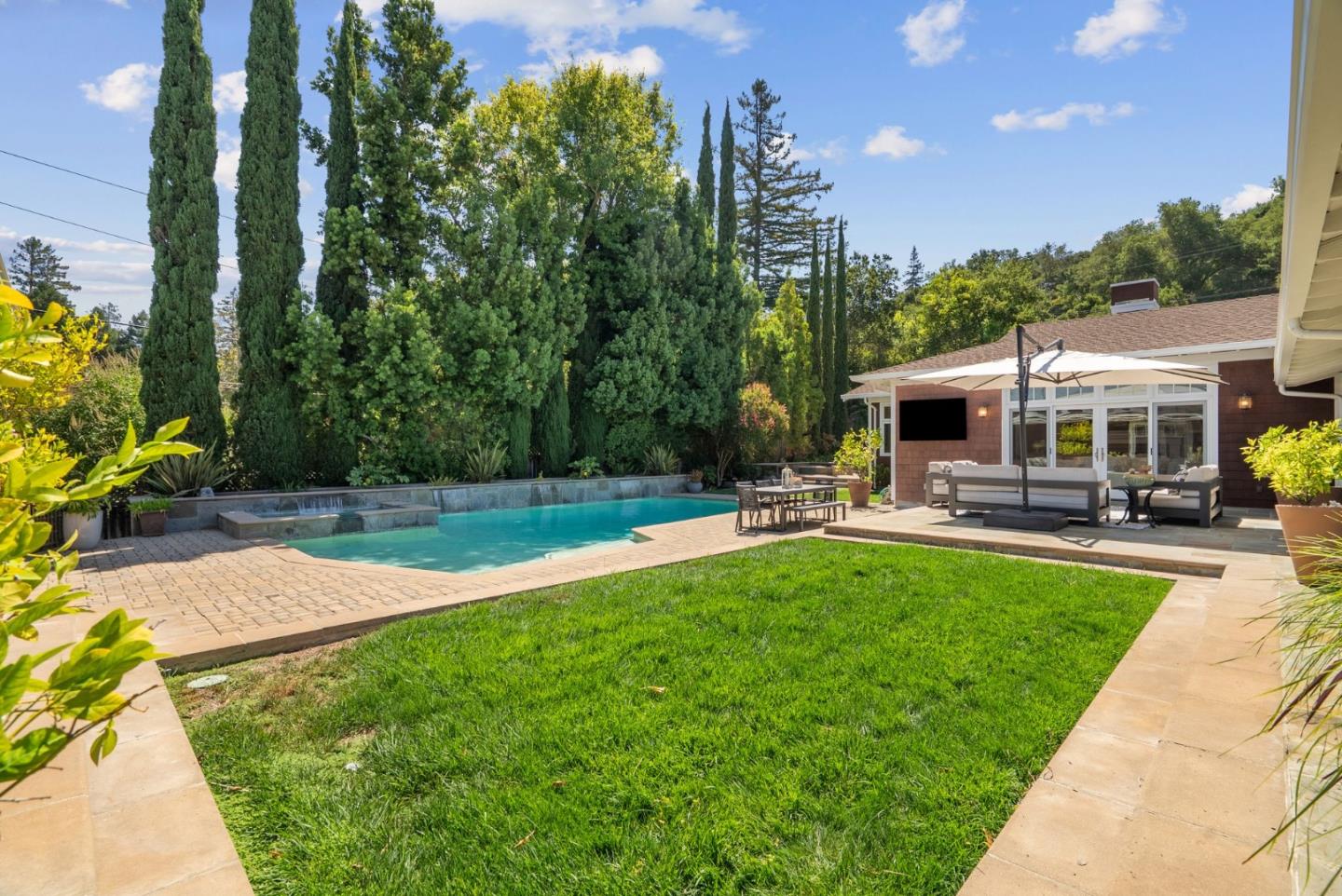 Detail Gallery Image 41 of 48 For 106 Longmeadow Dr, Los Gatos,  CA 95032 - 5 Beds | 5/1 Baths