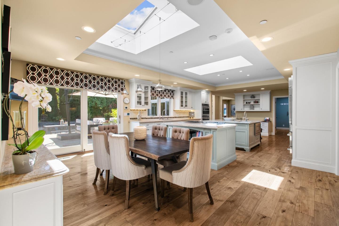 Detail Gallery Image 9 of 48 For 106 Longmeadow Dr, Los Gatos,  CA 95032 - 5 Beds | 5/1 Baths