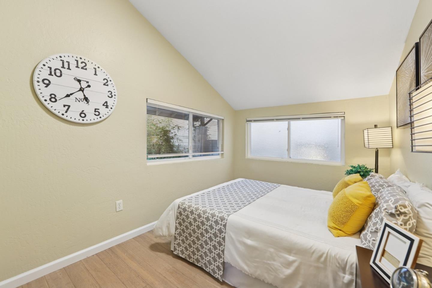 Detail Gallery Image 15 of 67 For 552 14th Ave, Santa Cruz,  CA 95062 - 2 Beds | 1 Baths