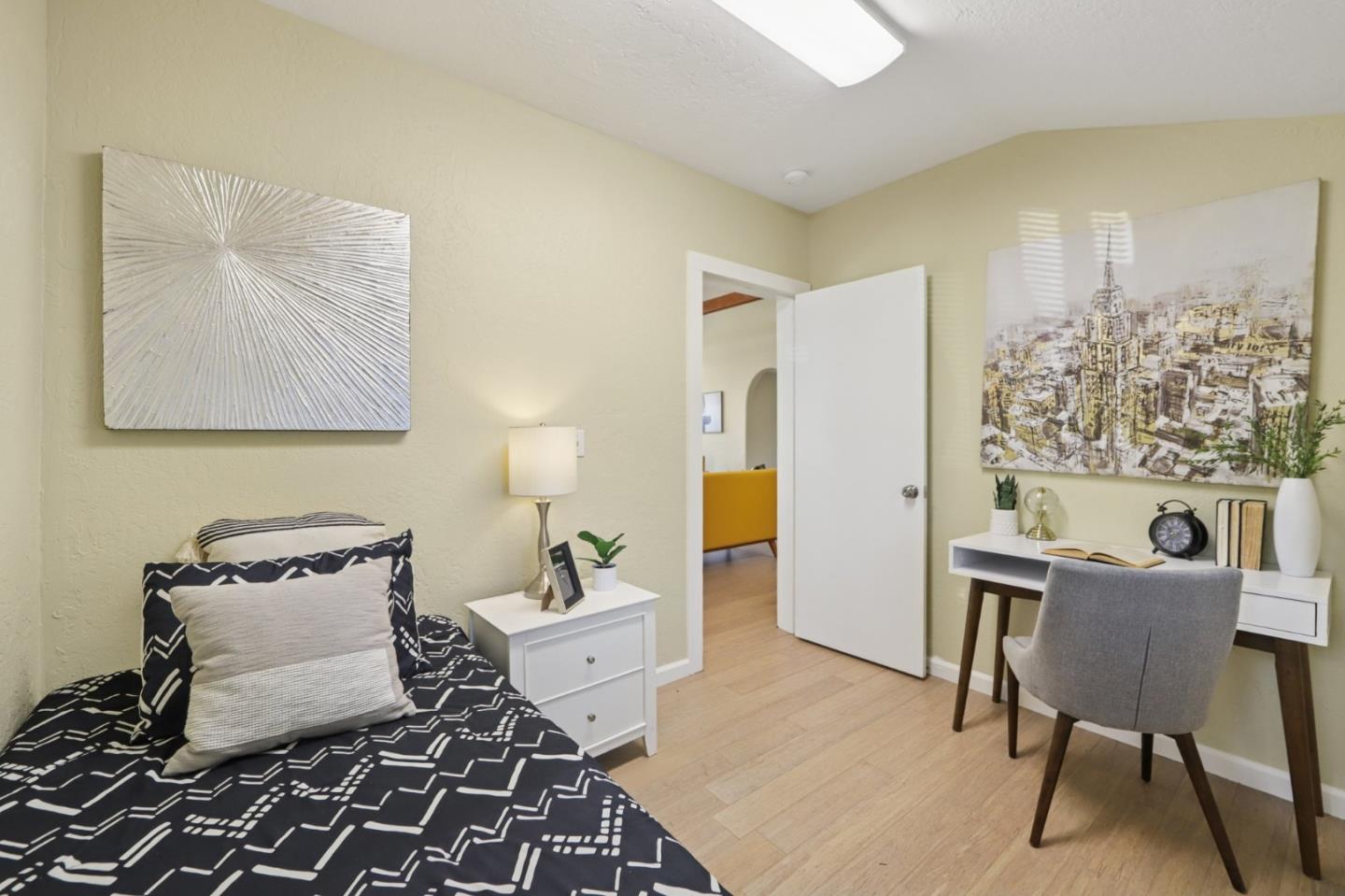 Detail Gallery Image 19 of 67 For 552 14th Ave, Santa Cruz,  CA 95062 - 2 Beds | 1 Baths