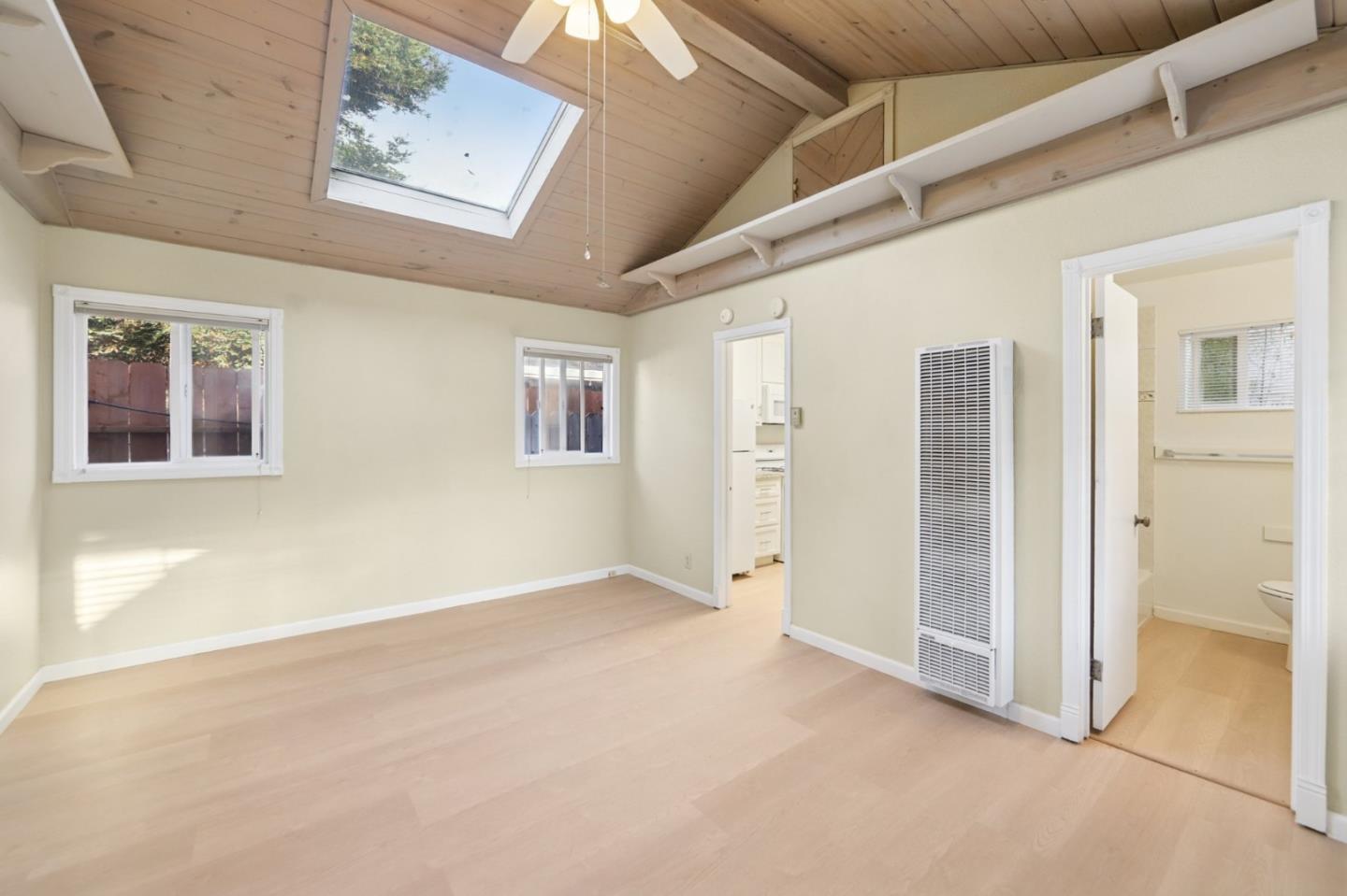 Detail Gallery Image 22 of 67 For 552 14th Ave, Santa Cruz,  CA 95062 - 2 Beds | 1 Baths