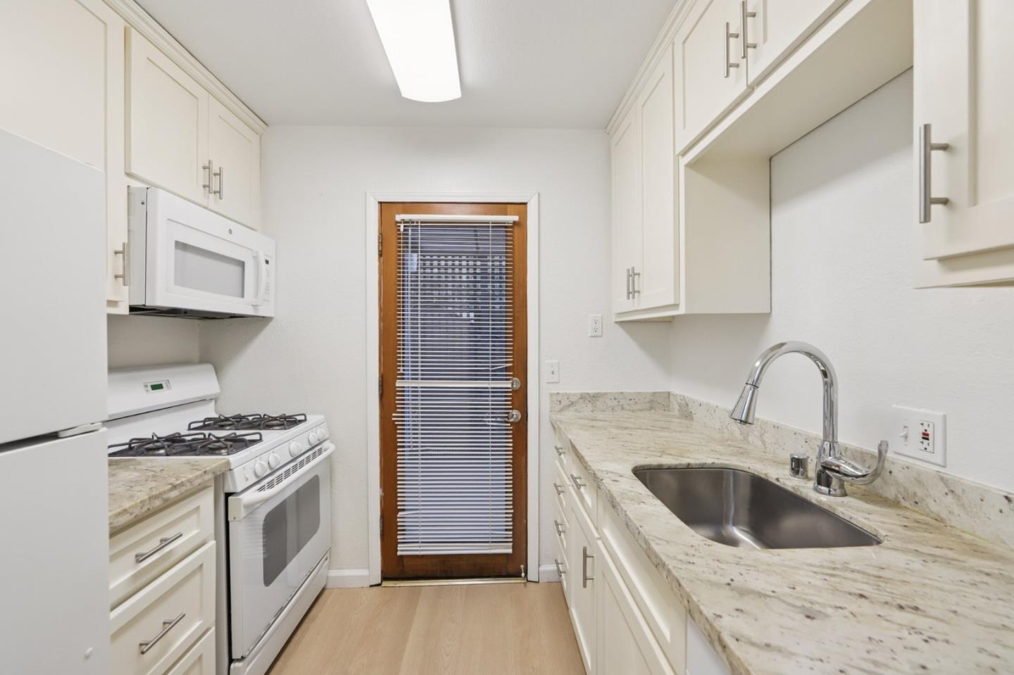 Detail Gallery Image 24 of 67 For 552 14th Ave, Santa Cruz,  CA 95062 - 2 Beds | 1 Baths