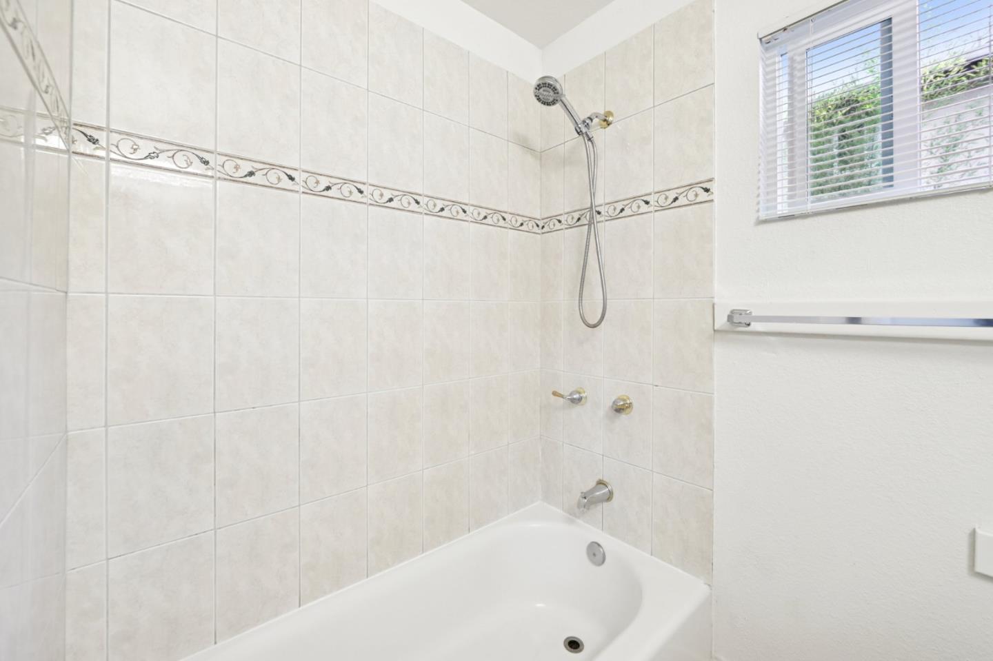 Detail Gallery Image 29 of 67 For 552 14th Ave, Santa Cruz,  CA 95062 - 2 Beds | 1 Baths