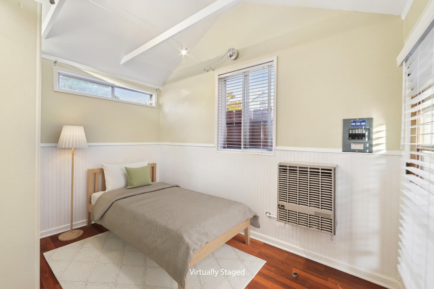 Detail Gallery Image 32 of 67 For 552 14th Ave, Santa Cruz,  CA 95062 - 2 Beds | 1 Baths