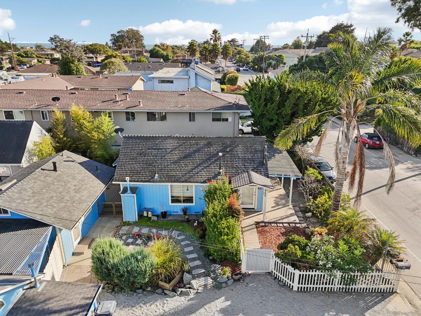 Detail Gallery Image 54 of 67 For 552 14th Ave, Santa Cruz,  CA 95062 - 2 Beds | 1 Baths