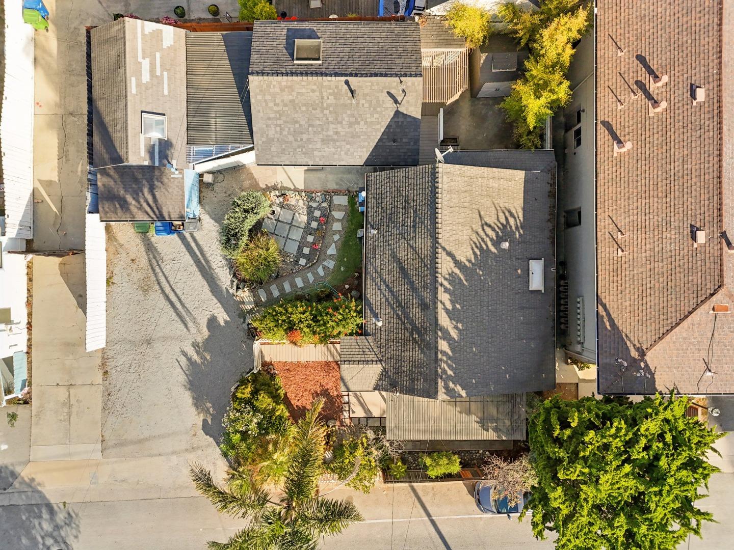 Detail Gallery Image 55 of 67 For 552 14th Ave, Santa Cruz,  CA 95062 - 2 Beds | 1 Baths