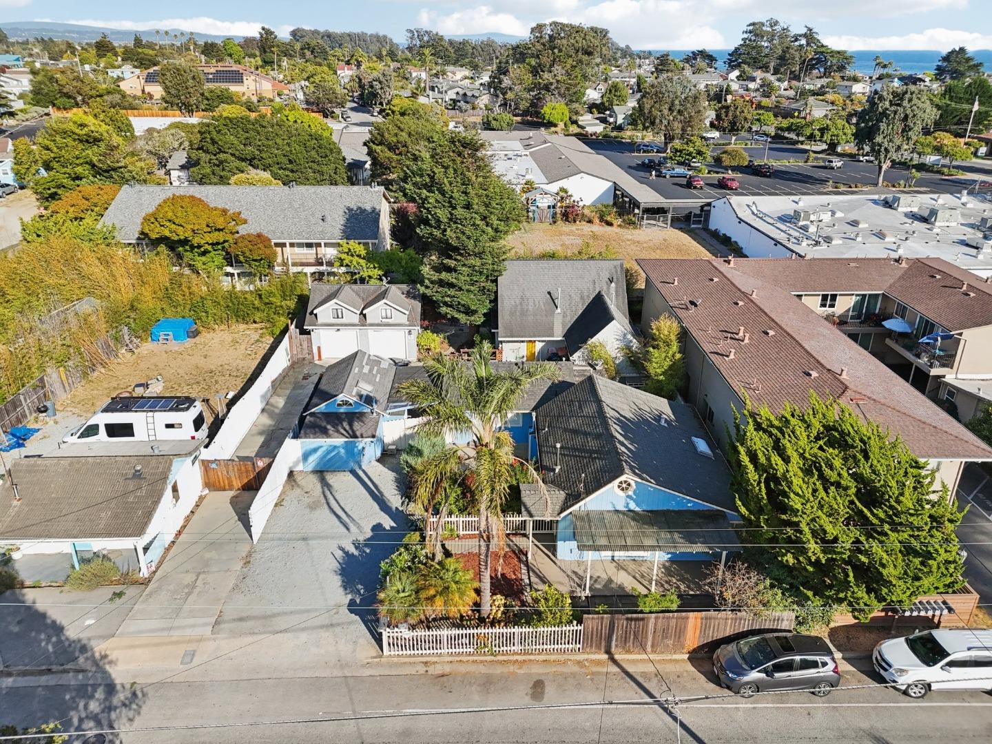 Detail Gallery Image 56 of 67 For 552 14th Ave, Santa Cruz,  CA 95062 - 2 Beds | 1 Baths