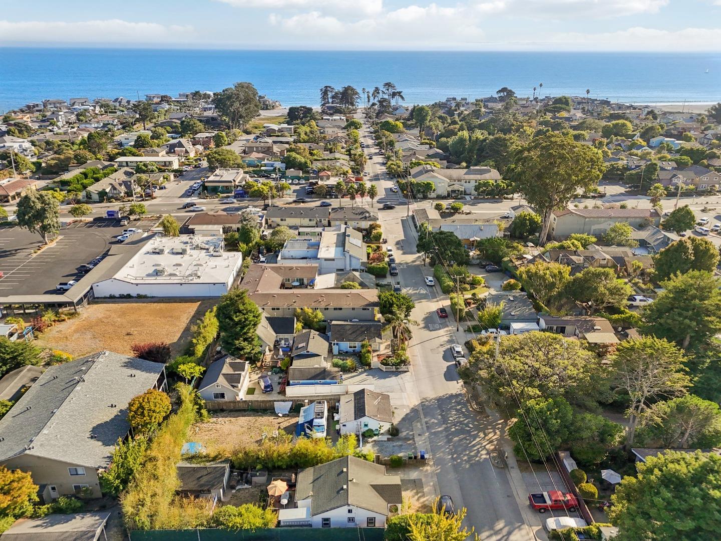 Detail Gallery Image 57 of 67 For 552 14th Ave, Santa Cruz,  CA 95062 - 2 Beds | 1 Baths