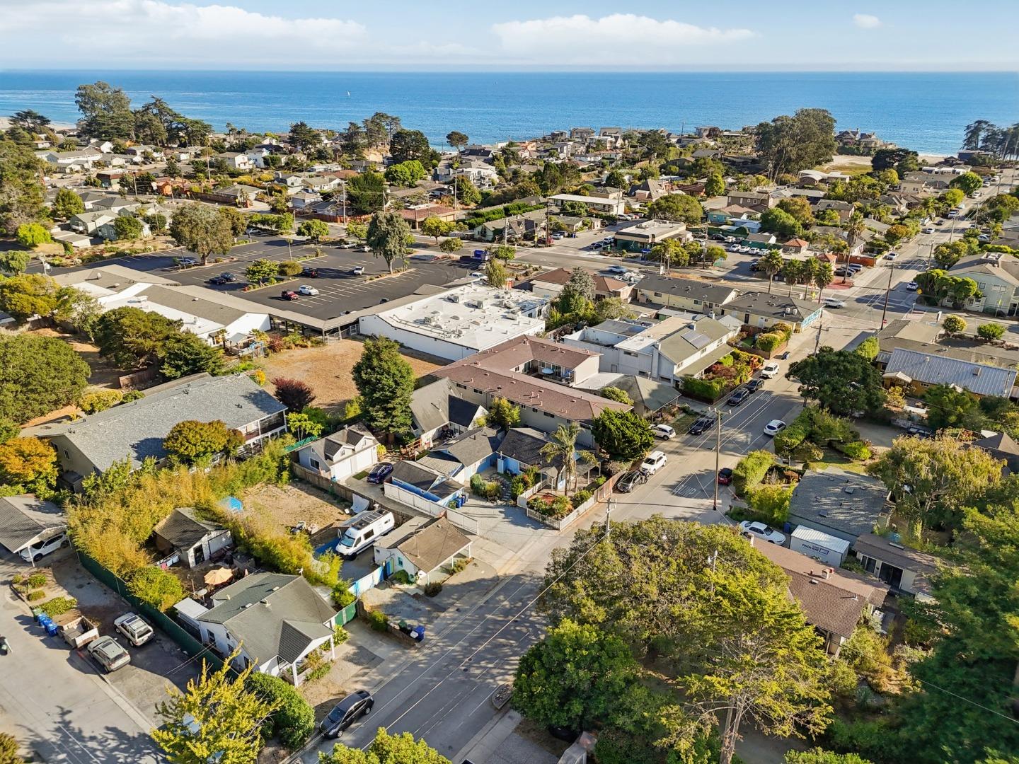 Detail Gallery Image 58 of 67 For 552 14th Ave, Santa Cruz,  CA 95062 - 2 Beds | 1 Baths