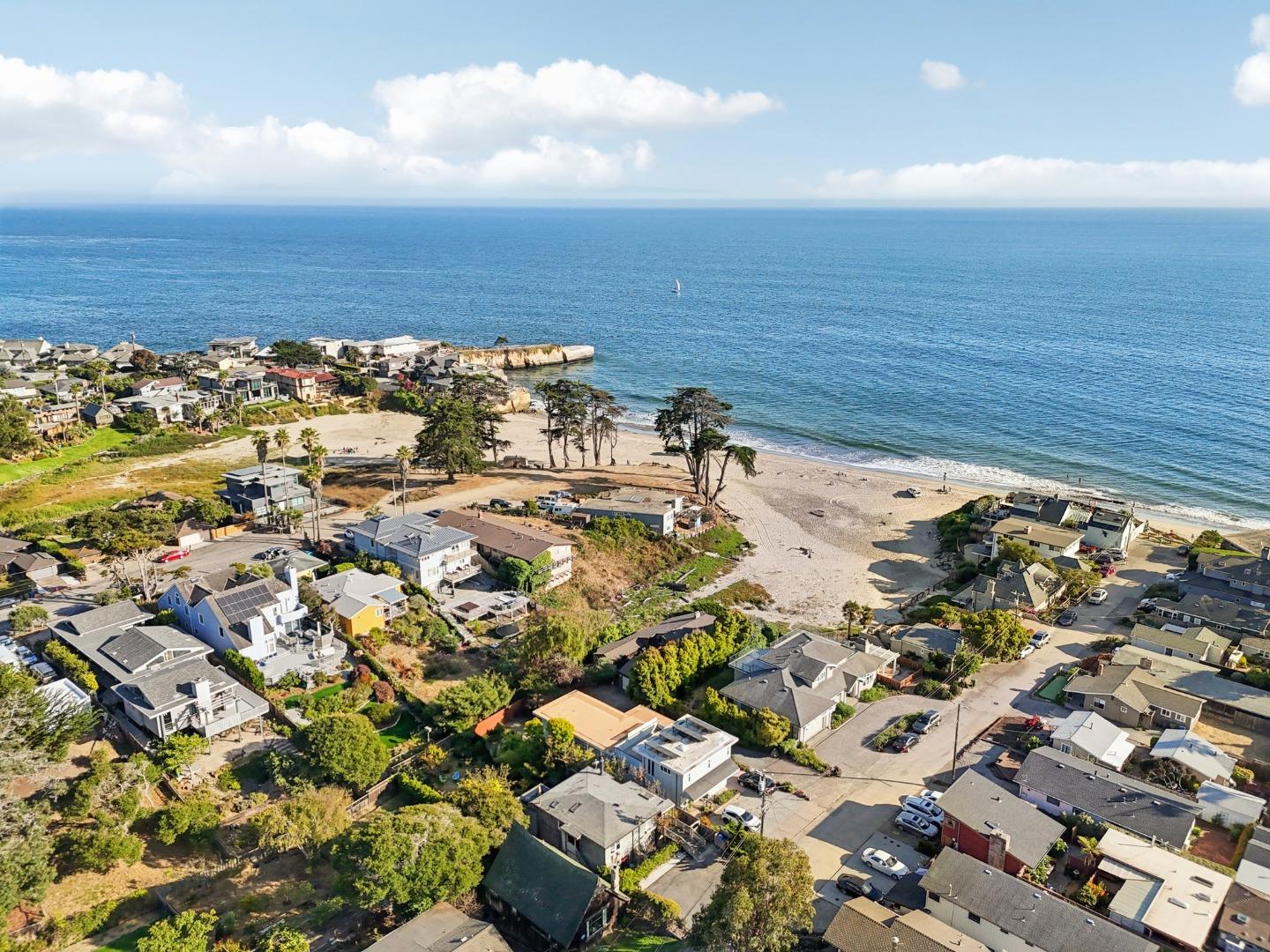 Detail Gallery Image 63 of 67 For 552 14th Ave, Santa Cruz,  CA 95062 - 2 Beds | 1 Baths
