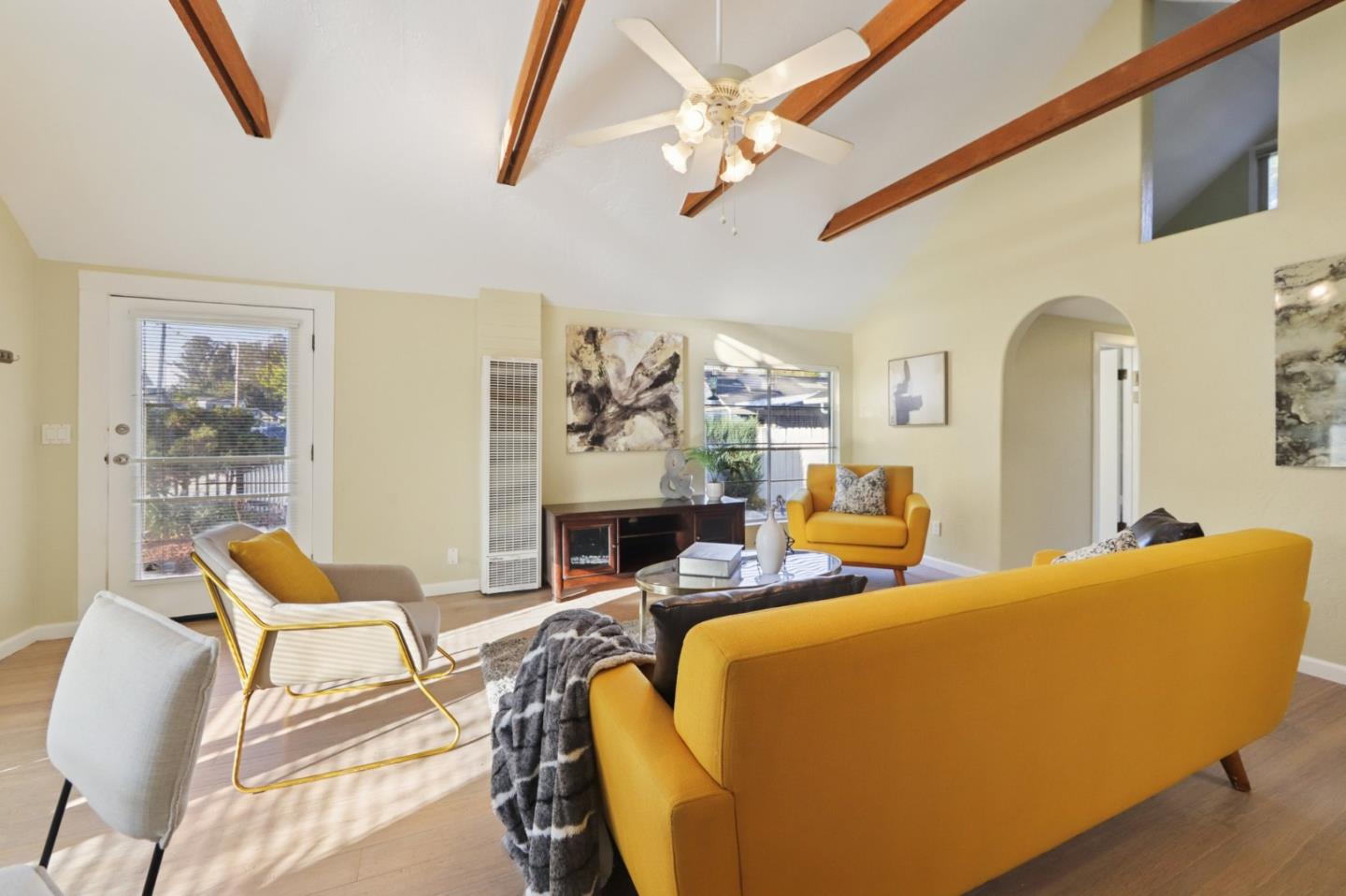 Detail Gallery Image 7 of 67 For 552 14th Ave, Santa Cruz,  CA 95062 - 2 Beds | 1 Baths