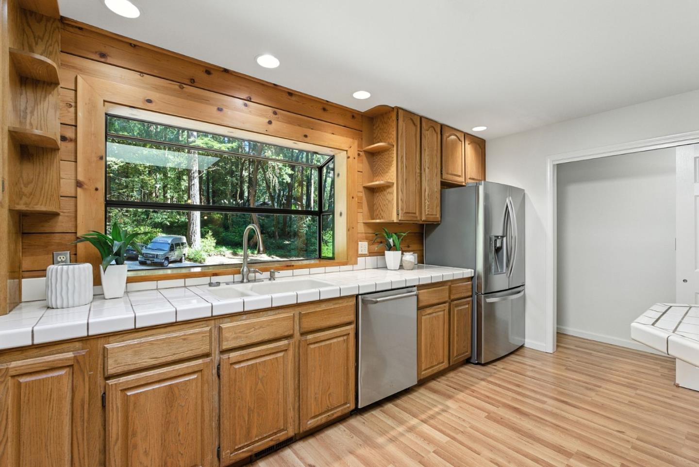 Detail Gallery Image 12 of 60 For 13890 Skyline Blvd, Woodside,  CA 94062 - 4 Beds | 3 Baths