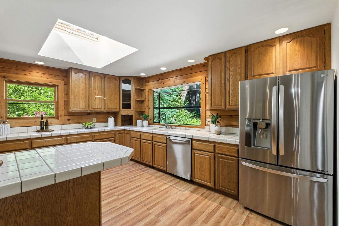 Detail Gallery Image 16 of 60 For 13890 Skyline Blvd, Woodside,  CA 94062 - 4 Beds | 3 Baths