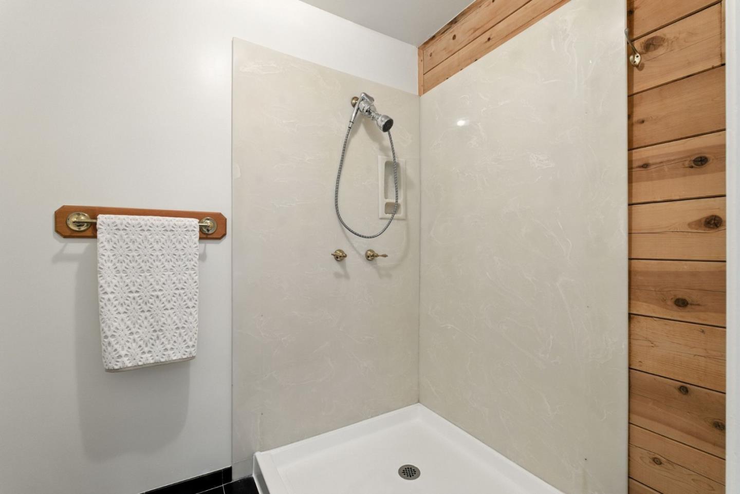 Detail Gallery Image 29 of 60 For 13890 Skyline Blvd, Woodside,  CA 94062 - 4 Beds | 3 Baths