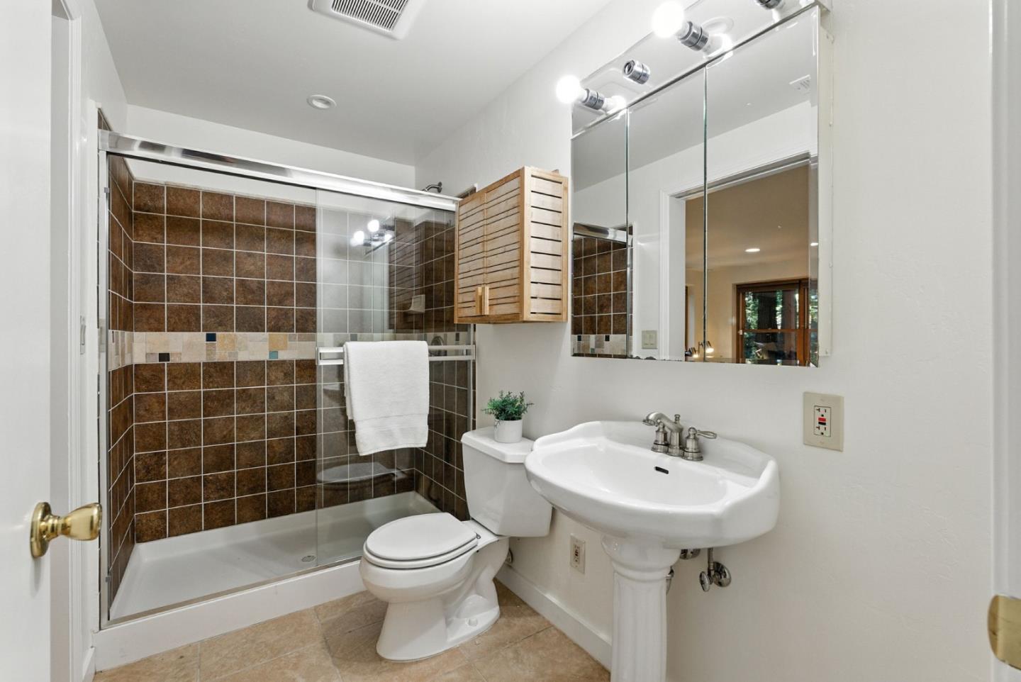 Detail Gallery Image 43 of 60 For 13890 Skyline Blvd, Woodside,  CA 94062 - 4 Beds | 3 Baths