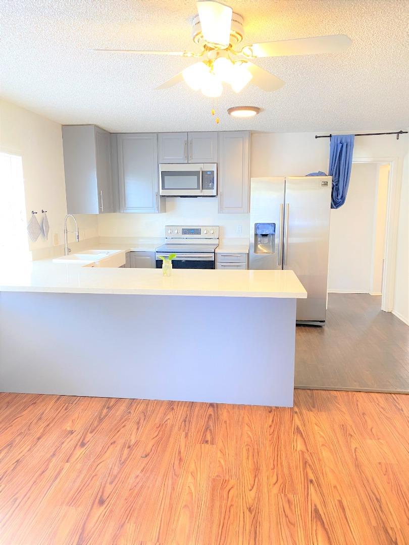 Detail Gallery Image 2 of 16 For 1818 63rd St, Berkeley,  CA 94703 - 3 Beds | 2 Baths