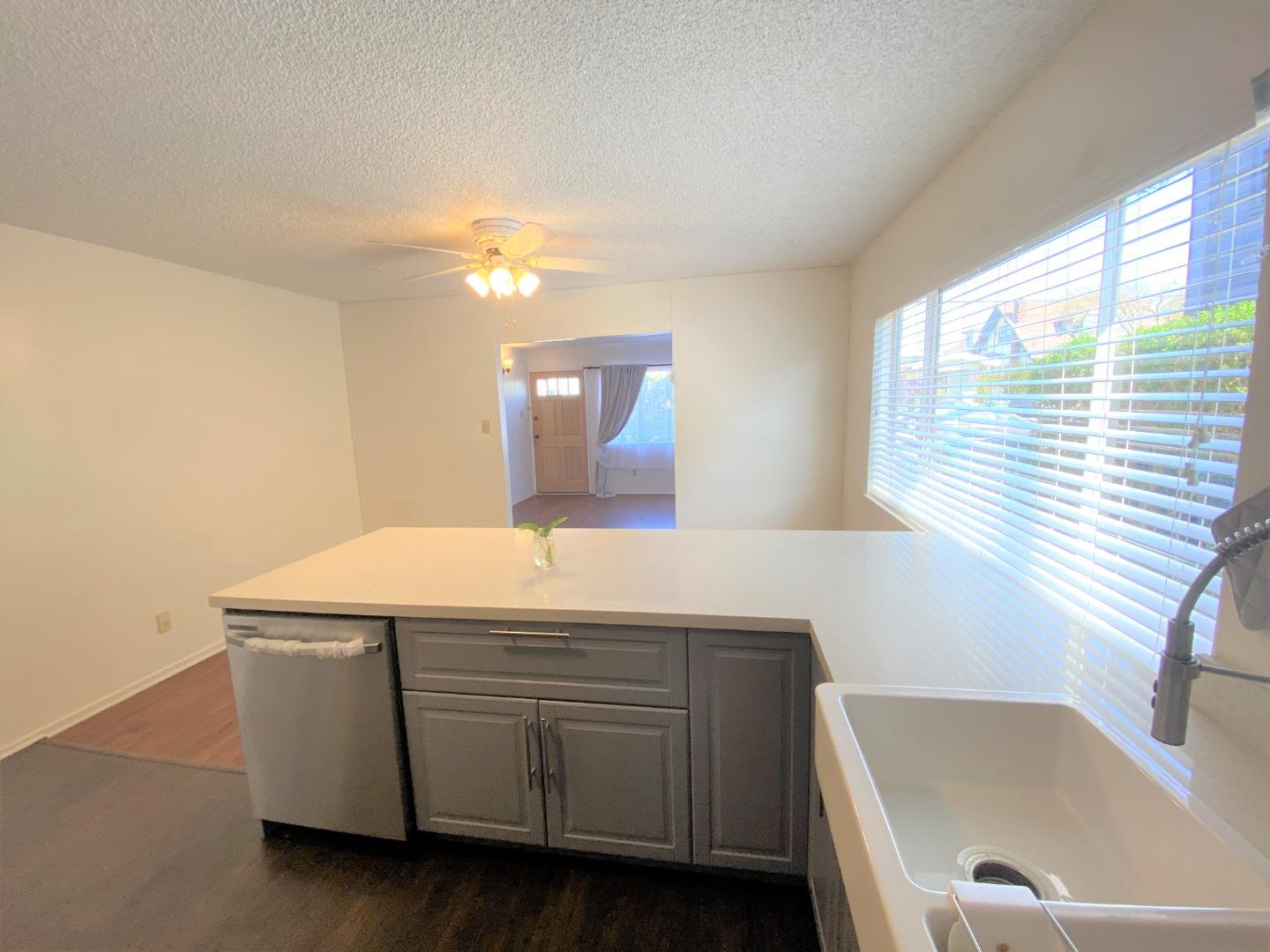 Detail Gallery Image 5 of 16 For 1818 63rd St, Berkeley,  CA 94703 - 3 Beds | 2 Baths
