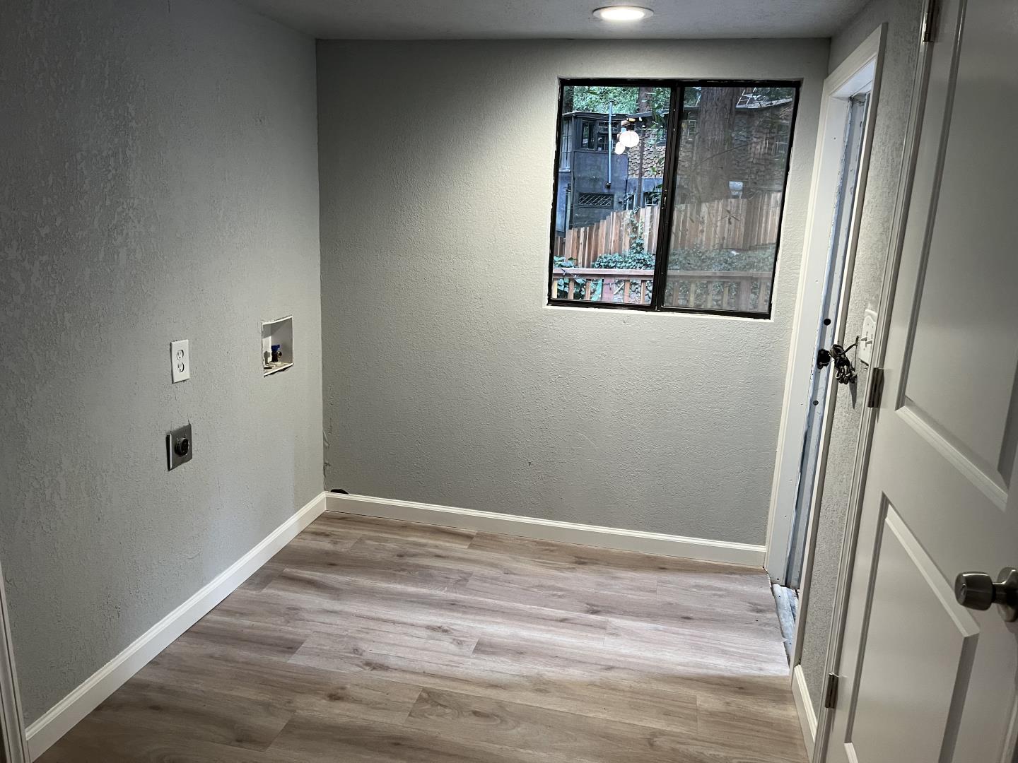 Detail Gallery Image 7 of 13 For 20841 Comanche Trl, Los Gatos,  CA 95033 - 2 Beds | 1 Baths