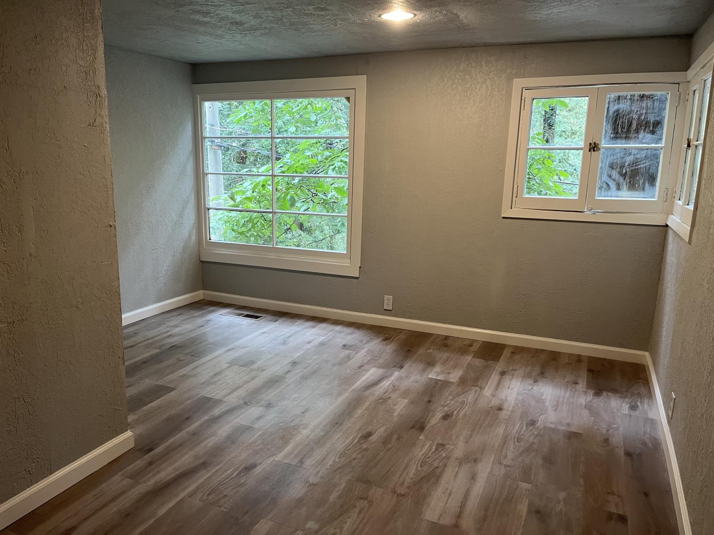 Detail Gallery Image 8 of 13 For 20841 Comanche Trl, Los Gatos,  CA 95033 - 2 Beds | 1 Baths