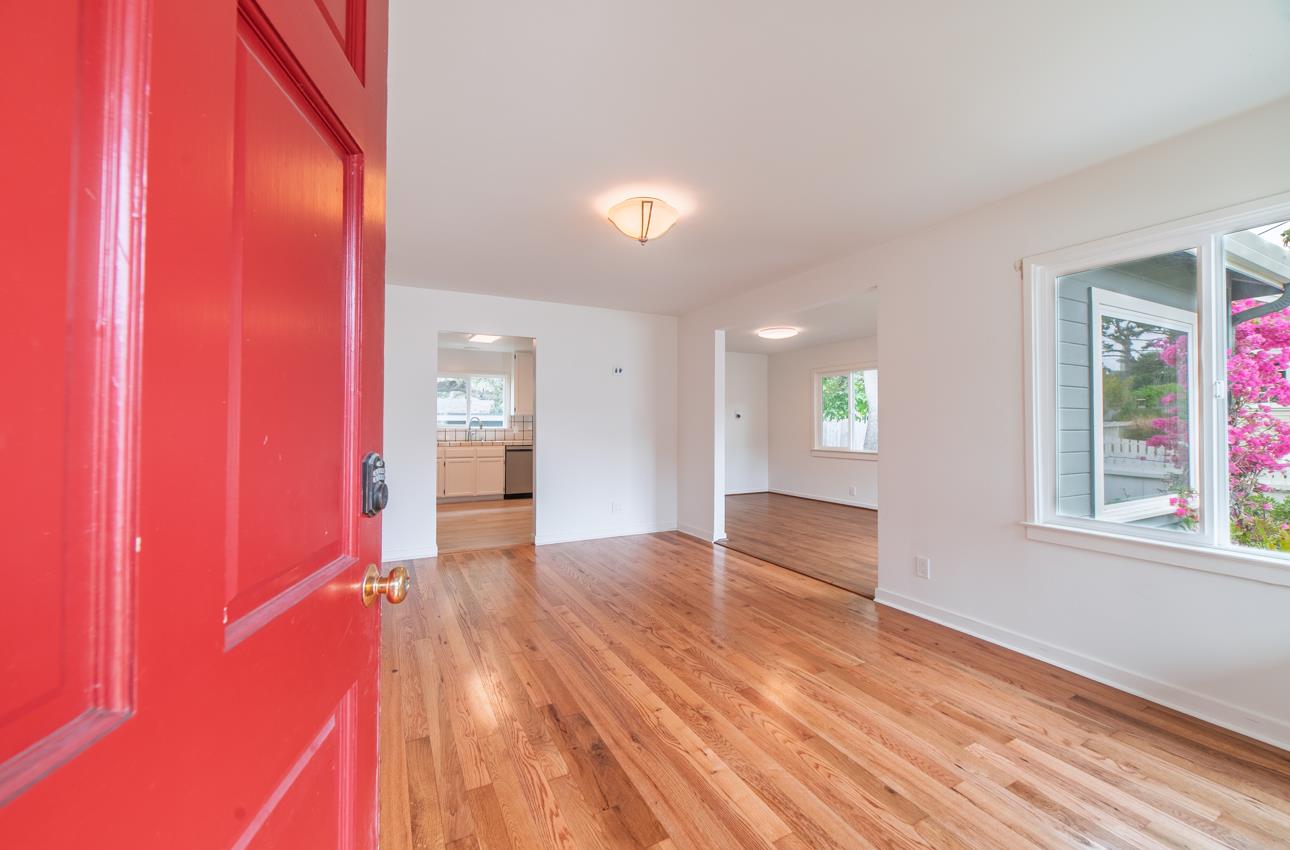 Detail Gallery Image 3 of 26 For 884 Gibson Ave, Pacific Grove,  CA 93950 - 2 Beds | 1 Baths