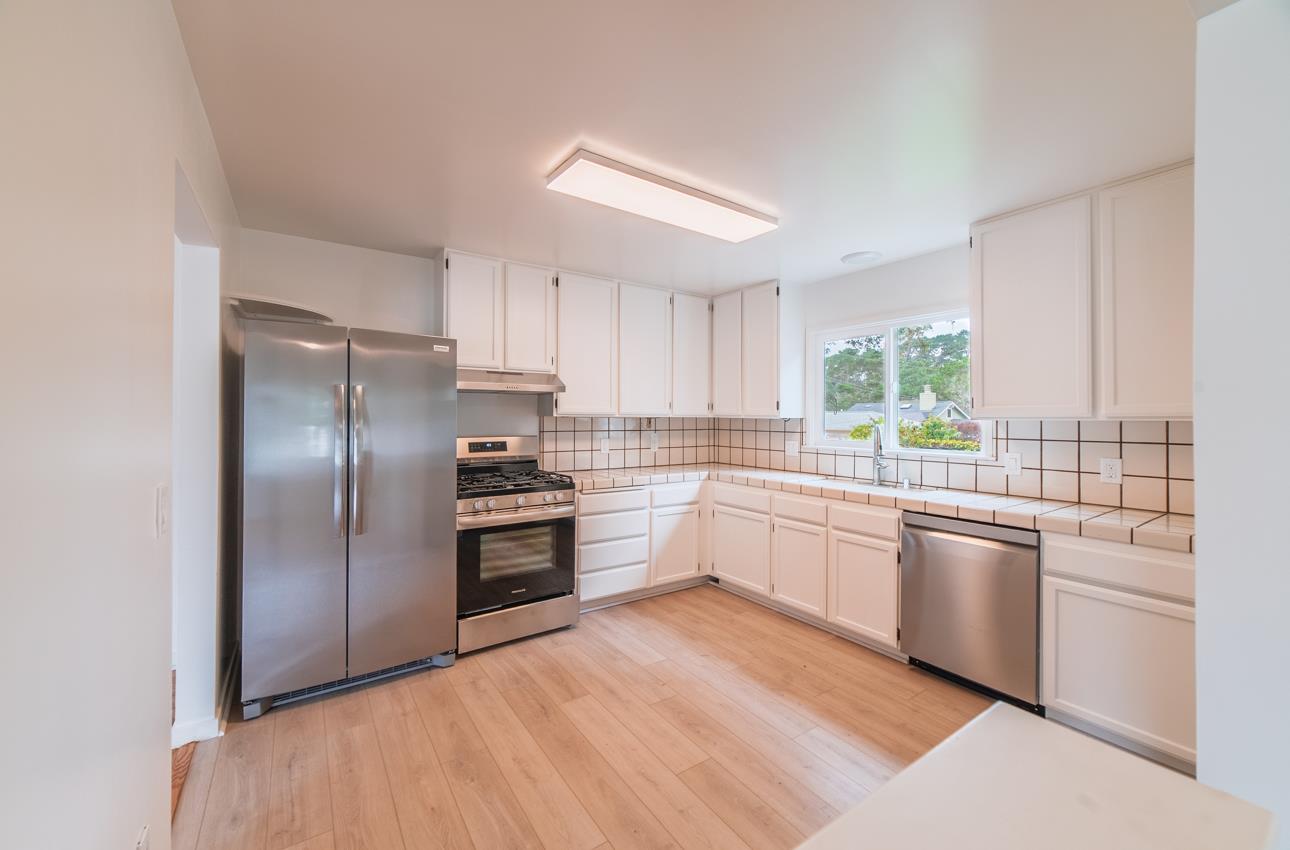 Detail Gallery Image 7 of 26 For 884 Gibson Ave, Pacific Grove,  CA 93950 - 2 Beds | 1 Baths