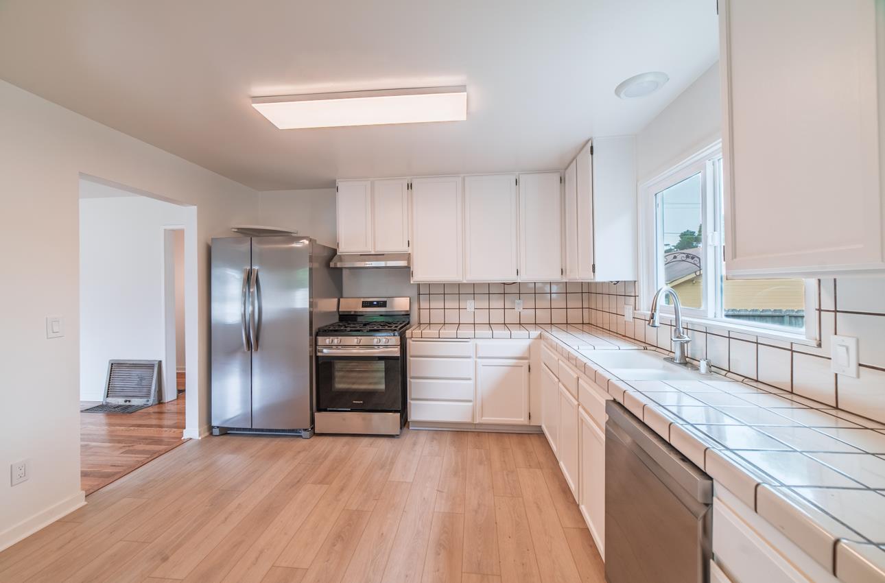 Detail Gallery Image 8 of 26 For 884 Gibson Ave, Pacific Grove,  CA 93950 - 2 Beds | 1 Baths