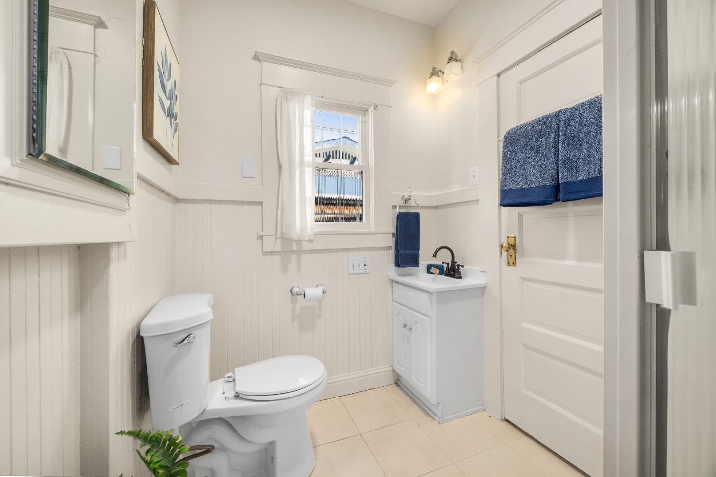 Detail Gallery Image 15 of 46 For 1124 Laurel St, Santa Cruz,  CA 95060 - 3 Beds | 2 Baths