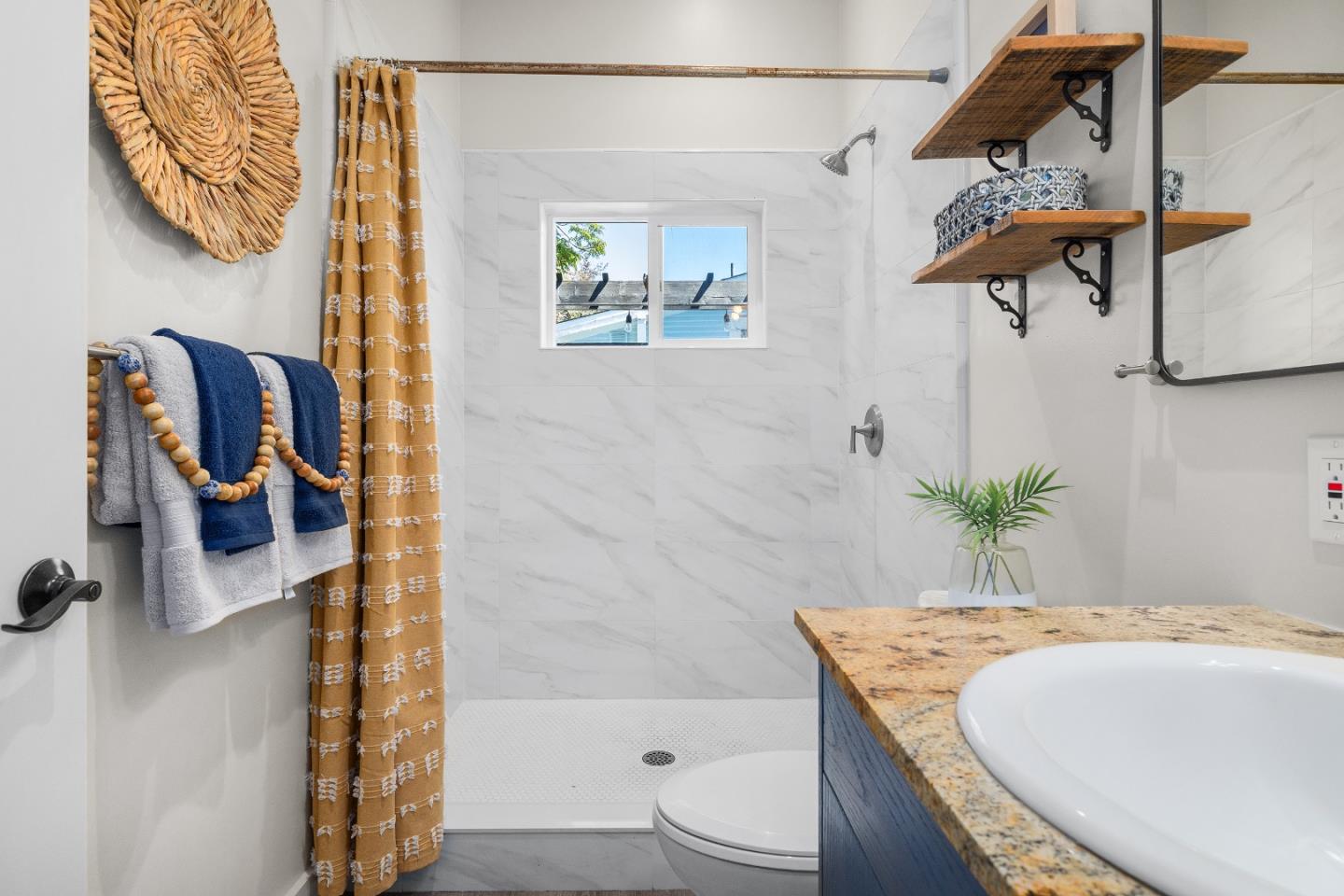 Detail Gallery Image 20 of 46 For 1124 Laurel St, Santa Cruz,  CA 95060 - 3 Beds | 2 Baths