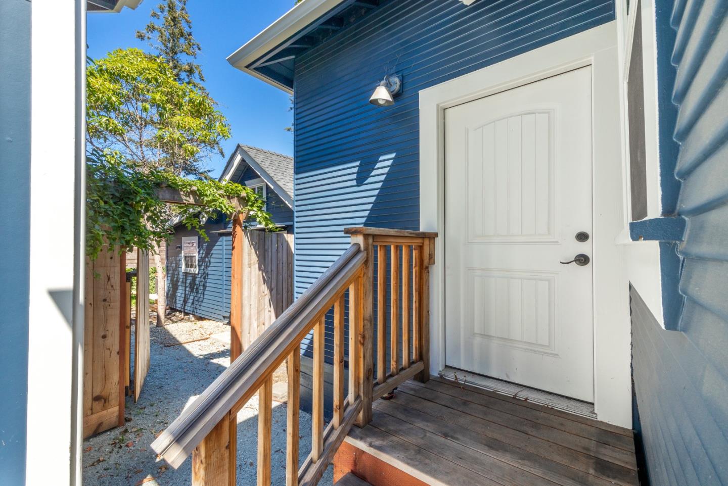 Detail Gallery Image 26 of 46 For 1124 Laurel St, Santa Cruz,  CA 95060 - 3 Beds | 2 Baths