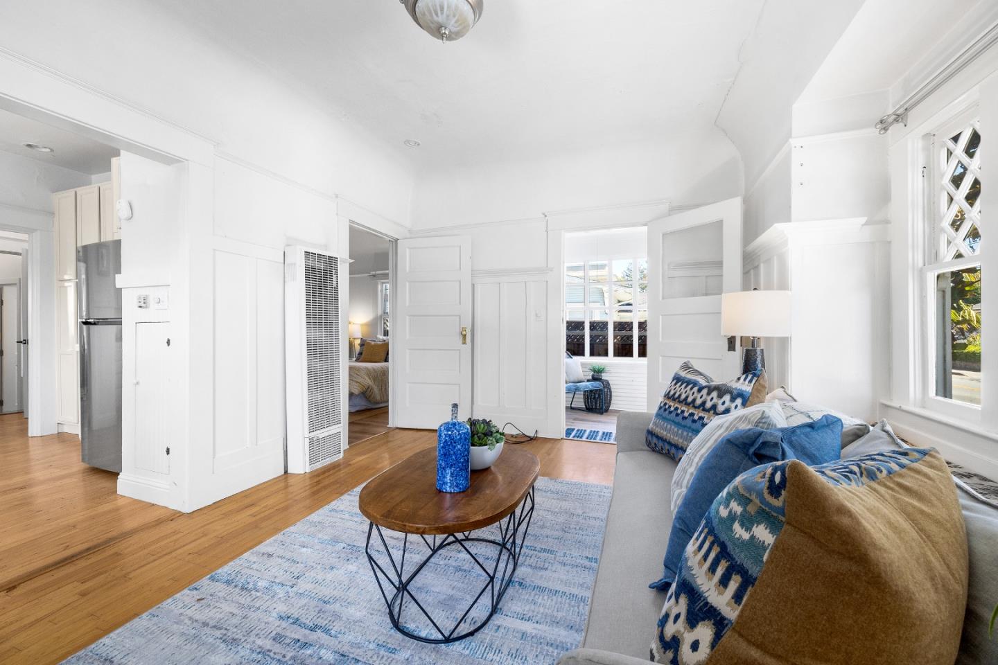 Detail Gallery Image 7 of 46 For 1124 Laurel St, Santa Cruz,  CA 95060 - 3 Beds | 2 Baths