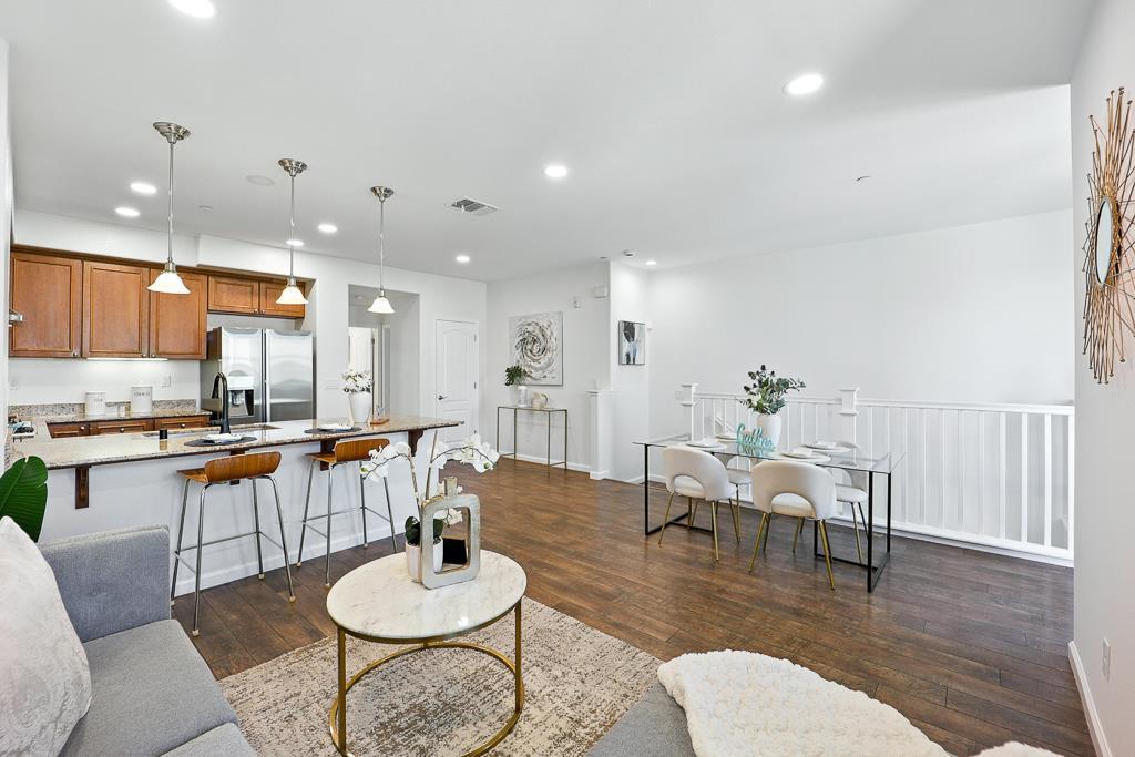 Detail Gallery Image 10 of 37 For 1309 Mercado Way, San Jose,  CA 95131 - 2 Beds | 2 Baths