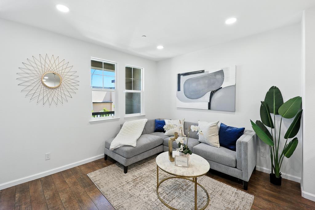 Detail Gallery Image 7 of 37 For 1309 Mercado Way, San Jose,  CA 95131 - 2 Beds | 2 Baths