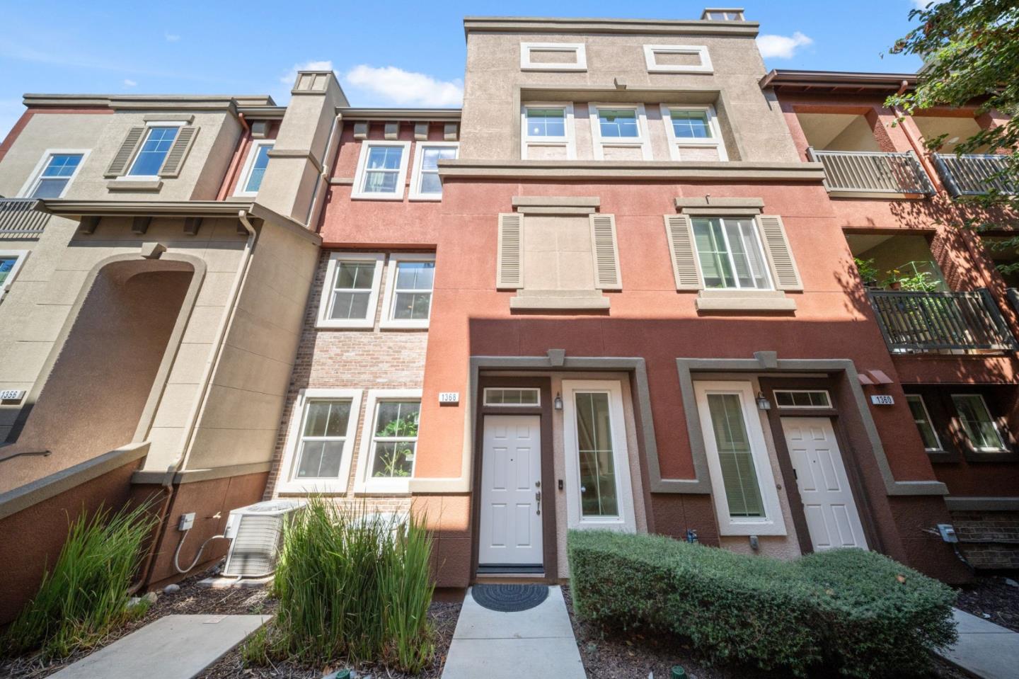 Detail Gallery Image 1 of 26 For 1368 Neleigh Pl, San Jose,  CA 95131 - 2 Beds | 2 Baths