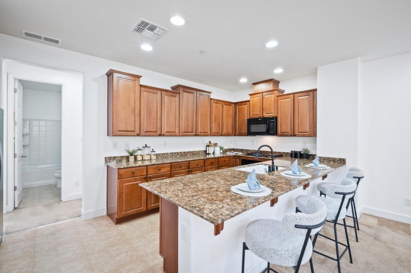 Detail Gallery Image 8 of 26 For 1368 Neleigh Pl, San Jose,  CA 95131 - 2 Beds | 2 Baths