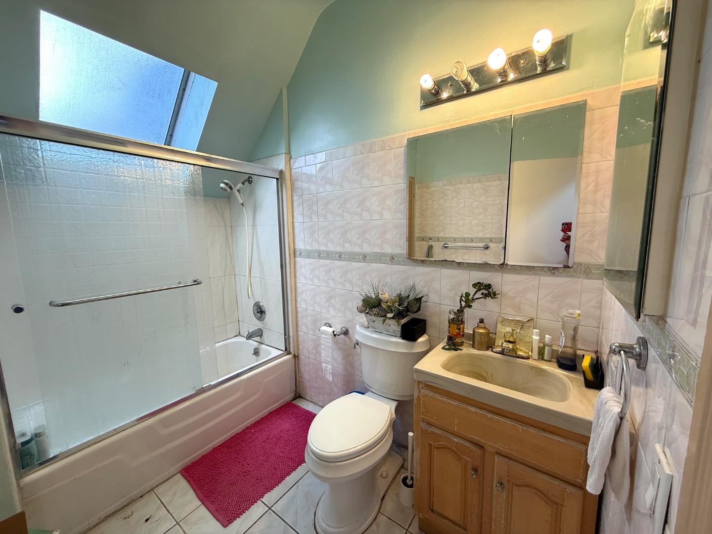 Detail Gallery Image 11 of 11 For 553 8th Ave, San Francisco,  CA 94118 - 1 Beds | 1 Baths