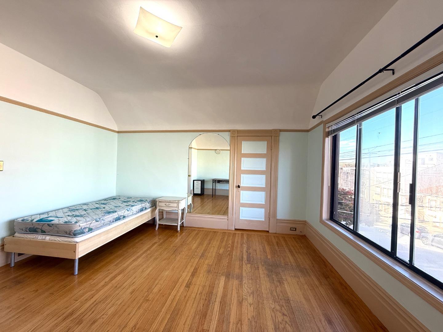 Detail Gallery Image 2 of 11 For 553 8th Ave, San Francisco,  CA 94118 - 1 Beds | 1 Baths