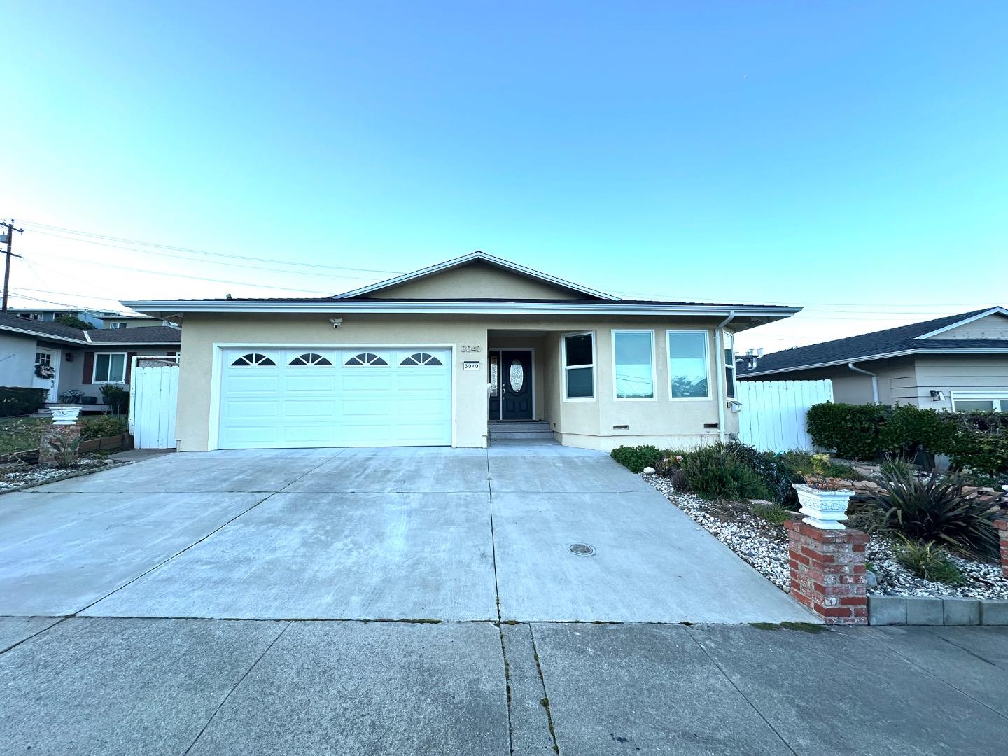 Detail Gallery Image 1 of 9 For 3040 a Muirfield Cir, San Bruno,  CA 94066 - 1 Beds | 1 Baths