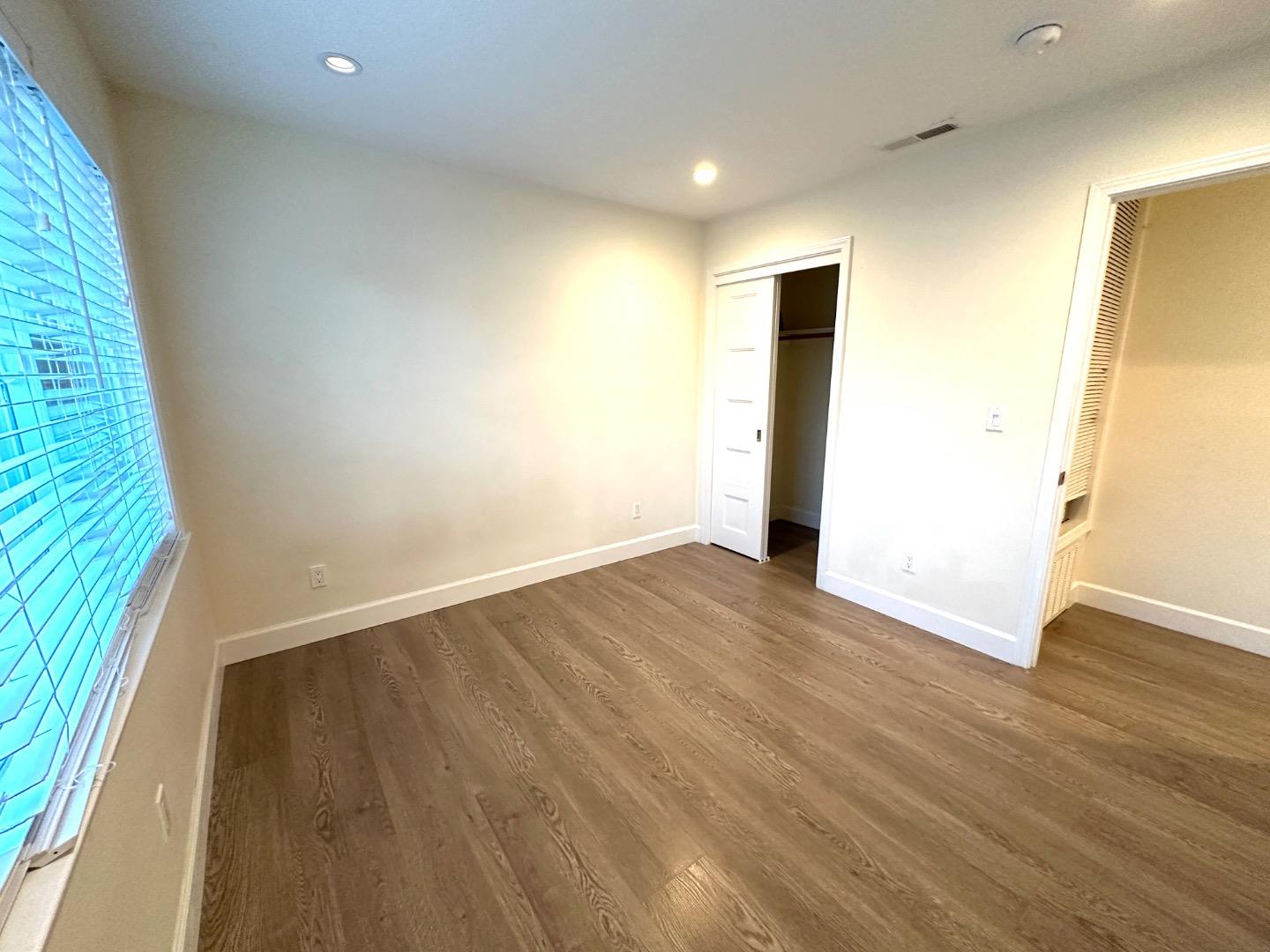 Detail Gallery Image 3 of 9 For 3040 a Muirfield Cir, San Bruno,  CA 94066 - 1 Beds | 1 Baths