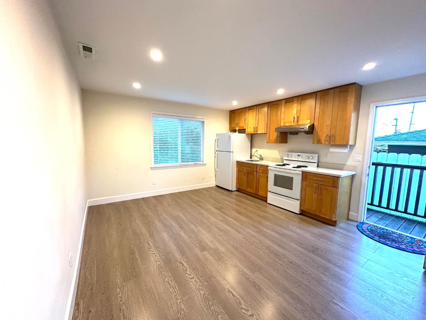 Detail Gallery Image 6 of 9 For 3040 a Muirfield Cir, San Bruno,  CA 94066 - 1 Beds | 1 Baths