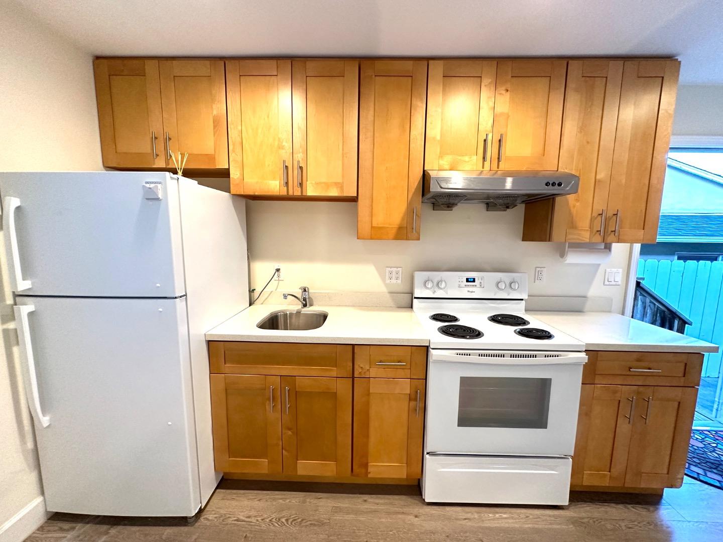 Detail Gallery Image 7 of 9 For 3040 a Muirfield Cir, San Bruno,  CA 94066 - 1 Beds | 1 Baths